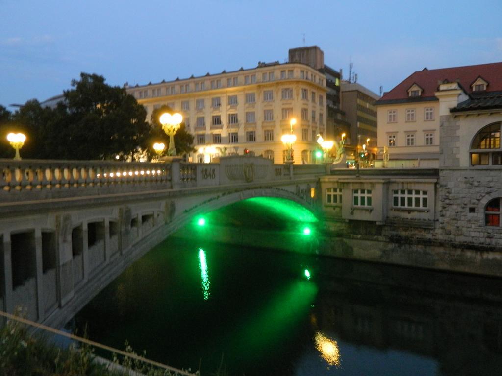Apartment Bright & Light Ljubljana Exterior foto